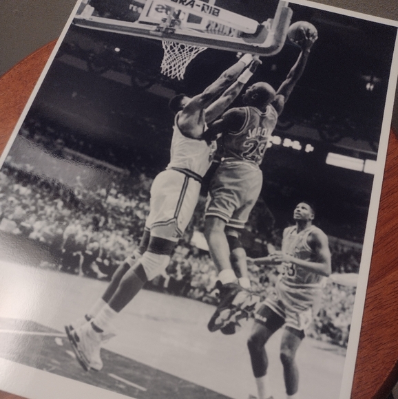 MICHAEL JORDAN DUNKS💥ON EWING  8.5x11 REPRINT 3 POSTER GLOSSY B/W BUNDLE SET!🔥 - Picture 6 of 16